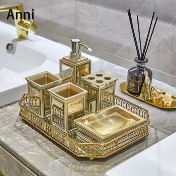 A Criatividade Do Espelho De Vidro Resina Conjunto De Banheiro Europeia Vintage Dourado Cinco Peças De Conjunto Lavagem De Banho Acessórios De Banheiro Decoração