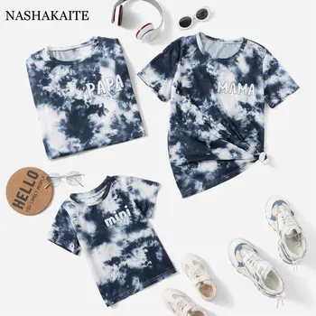 Família de verão Combinando Roupas Mini-Letra T-shirt de Impressão Pai, Filho, Mãe Azul Escuro Tie Dye Pescoço de Manga Curta T-Shirts de Família