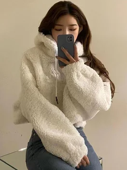 O Coreano Chique De Outono 2023 Primavera Simples Cordão Com Capuz Bordado Carta De Design Solta Curto Cordeiro Camisola De Lã Branca Tops M160