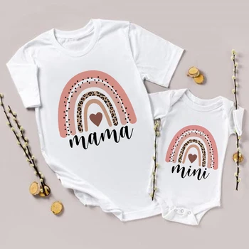 Arco-íris de Mãe e Filha e T-Shirts Família de Verão Combinando Roupas da Mamãe e Me Tshirt Roupas das Mulheres Camisa Meninas Tops Romper do Bebê