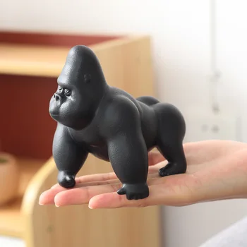 Bonito Porcelana King Kong Estatueta Em Cerâmica Artesanal Gorila Em Miniatura Micro Paisagem Selvagem De Fadas Ornamento De Jardim Decoração Artesanato