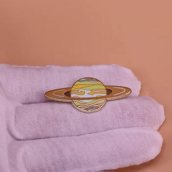 Cósmica Coleção Planeta Saturno Ciência Fãs De Esmalte Emblema De Metal Pin De Lapela Broches Jaqueta Jeans Moda Jóias Acessórios 2