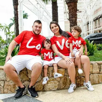 Família Roupa Combinando as Mulheres Dia de Mãe e Filha Bebê 2019 Garoto Meninas Pai, Filho de Manga Curta Valentine Topo Amor Me T-shirt